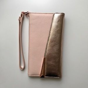 iPhone 7PLUS Blush/rose gold wristlet